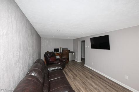 1420 Whitehall Drive Mogadore OH 44260