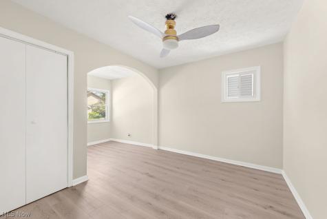 12525 Mcgowan Avenue Cleveland OH 44135