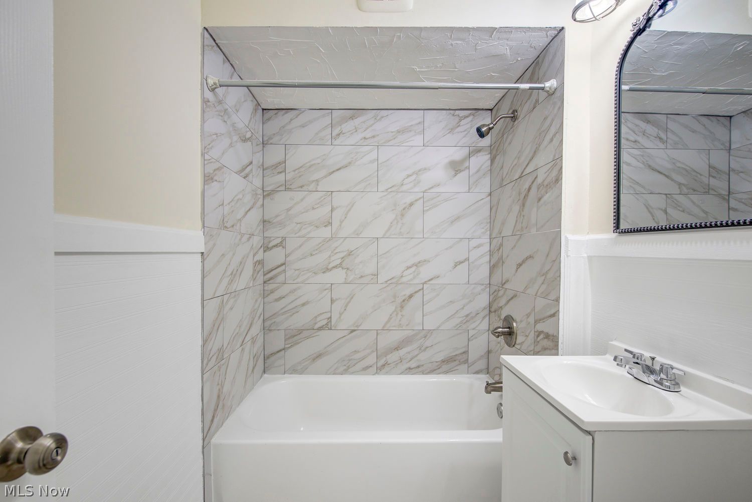 12525 Mcgowan Avenue Cleveland OH 44135