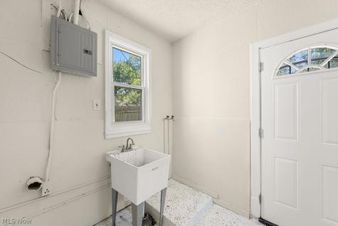 12525 Mcgowan Avenue Cleveland OH 44135