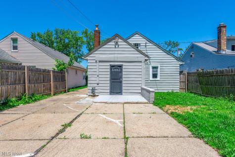 12525 Mcgowan Avenue Cleveland OH 44135