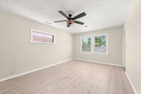 12525 Mcgowan Avenue Cleveland OH 44135