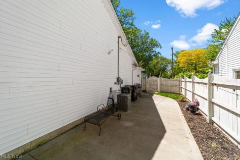 1402 Garford Avenue Elyria OH 44035