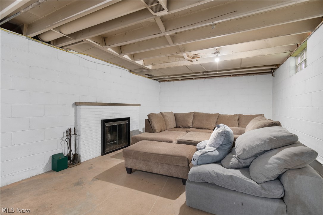 3321 Rowena Street Coventry OH 44203