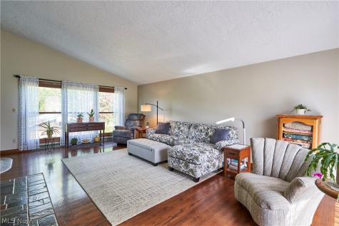 1594 Karl Drive Copley OH 44321