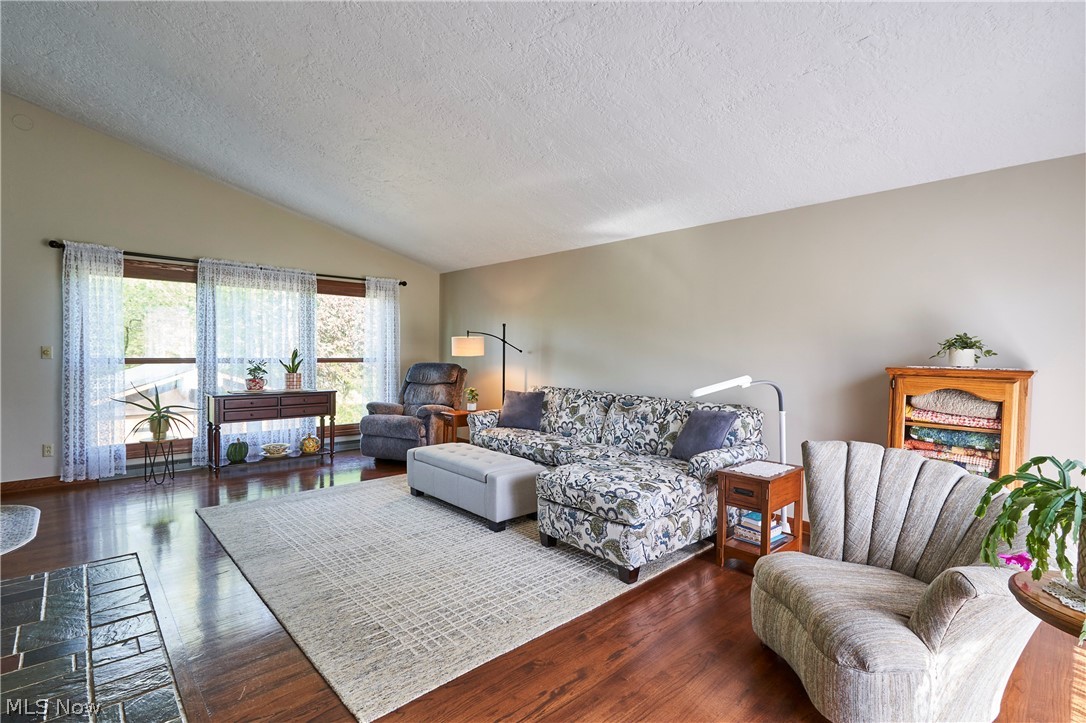 1594 Karl Drive Copley OH 44321