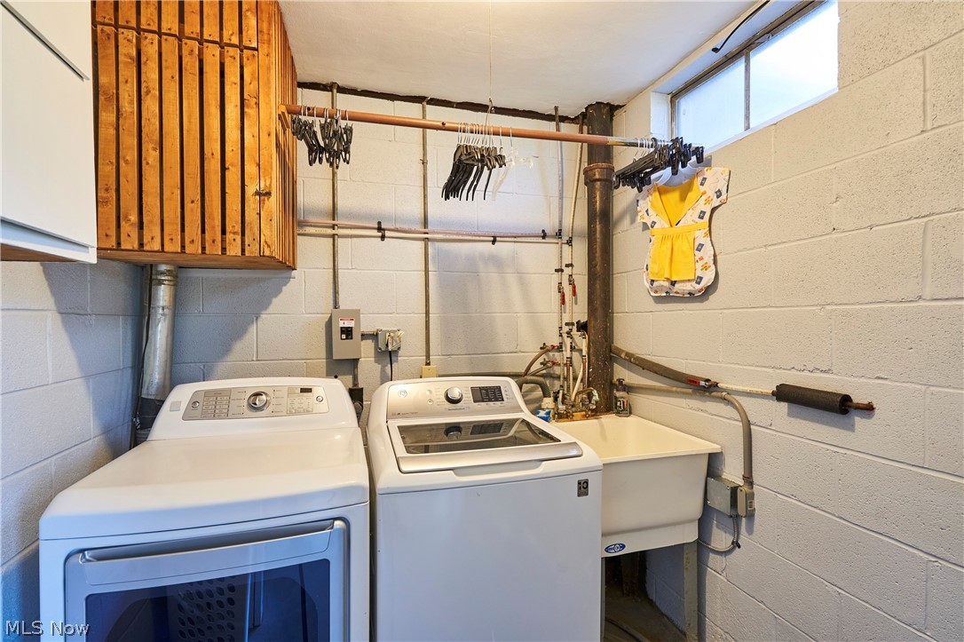 1594 Karl Drive Copley OH 44321