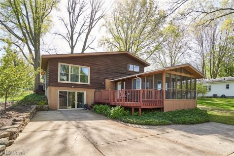 1594 Karl Drive Copley OH 44321