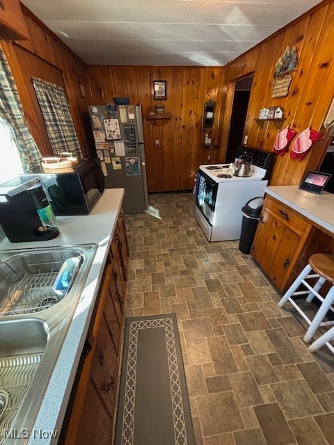 2747 Barclay Messerly Road Southington OH 44470