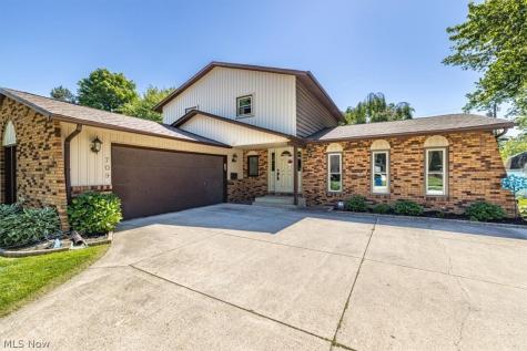 709 Oakhurst Drive Amherst OH 44001
