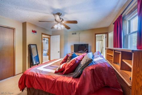 709 Oakhurst Drive Amherst OH 44001