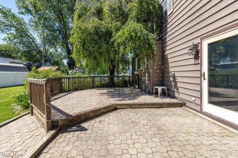 709 Oakhurst Drive Amherst OH 44001