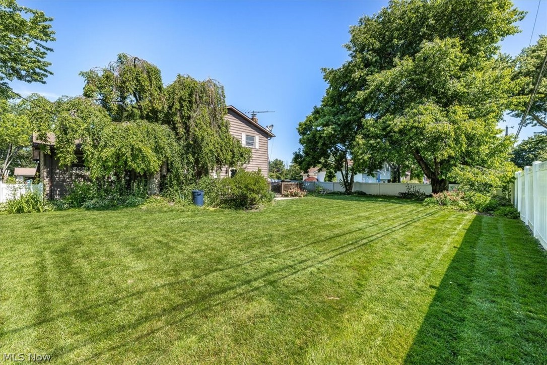 709 Oakhurst Drive Amherst OH 44001