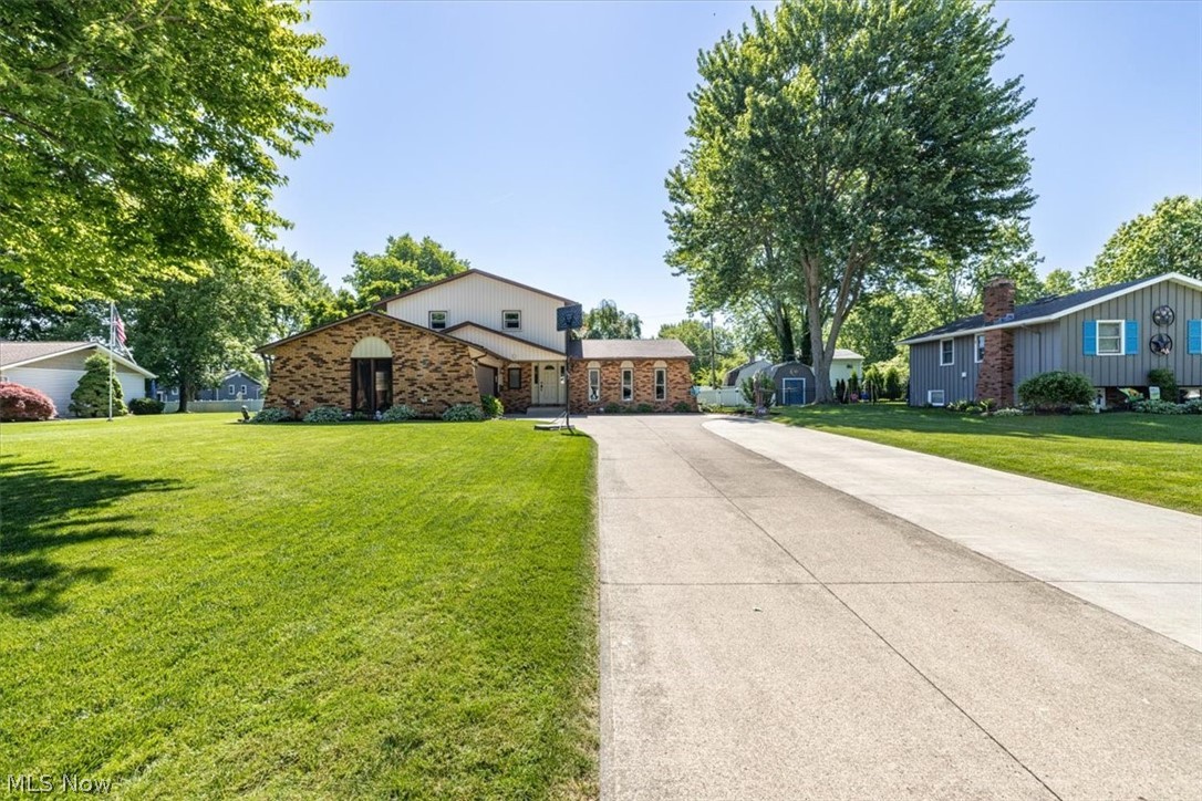 709 Oakhurst Drive Amherst OH 44001