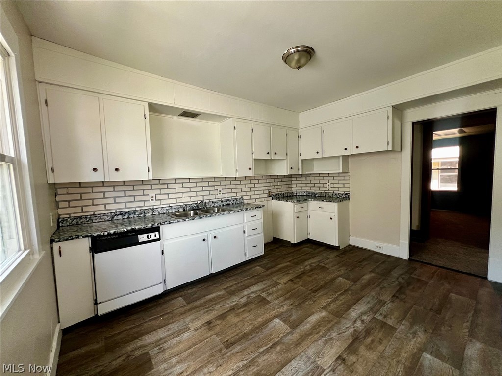 882 Redfern Avenue Akron OH 44314