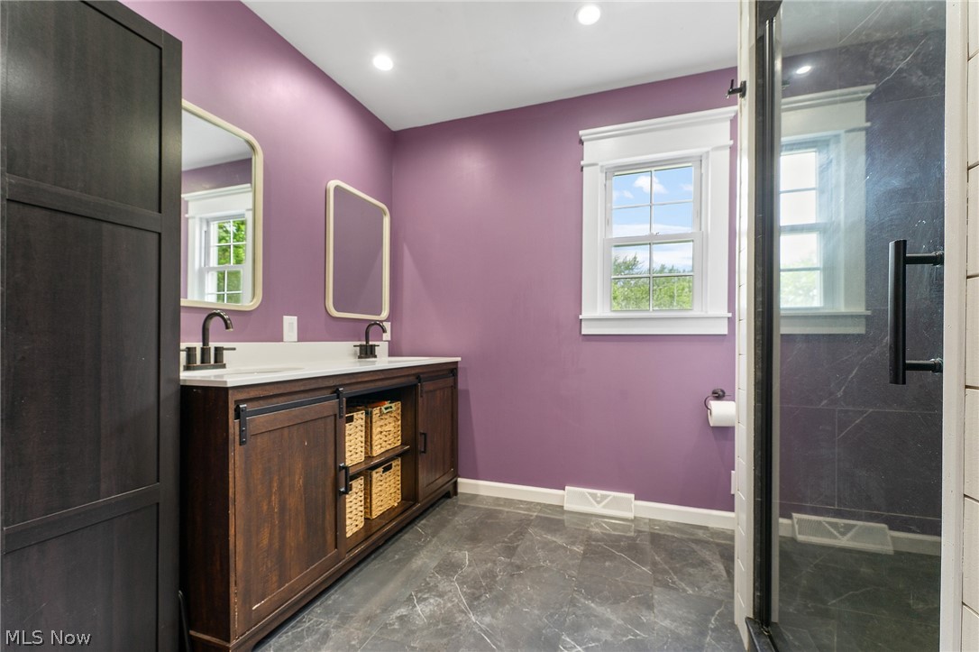 10393 Rapp Road New Middletown OH 44442