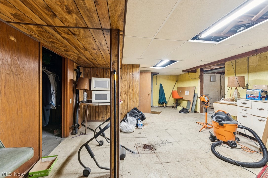 2726 Beck Street SE Warren OH 44484