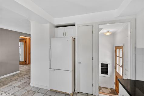 5814 Charles Avenue Parma OH 44129
