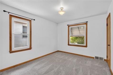 5814 Charles Avenue Parma OH 44129