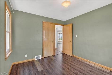 5814 Charles Avenue Parma OH 44129