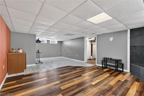 5814 Charles Avenue Parma OH 44129
