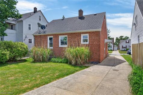 5814 Charles Avenue Parma OH 44129
