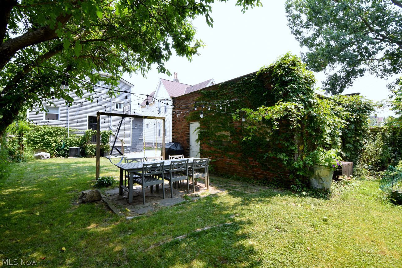 1338 W 95th Street Cleveland OH 44102