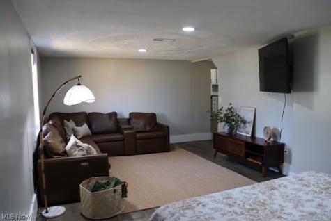 4636 Albert Avenue Norton OH 44203