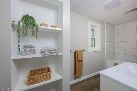 4636 Albert Avenue Norton OH 44203