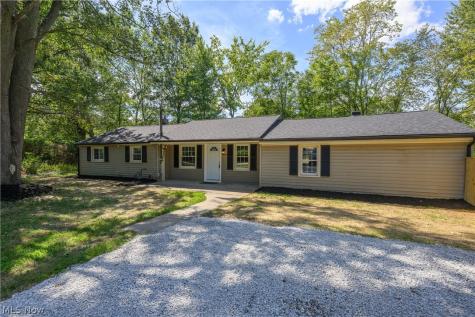 4636 Albert Avenue Norton OH 44203
