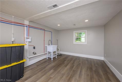 4636 Albert Avenue Norton OH 44203