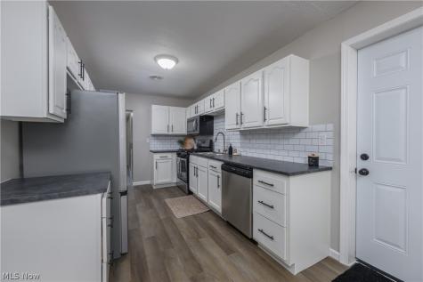 4636 Albert Avenue Norton OH 44203