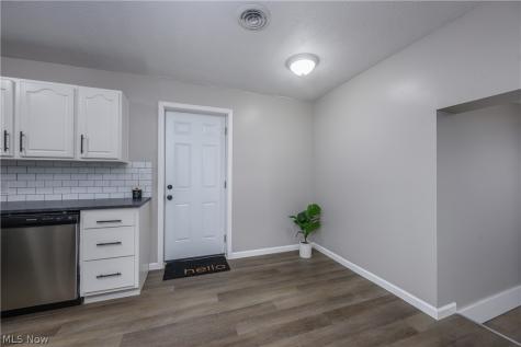 4636 Albert Avenue Norton OH 44203