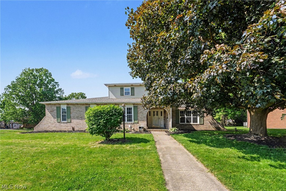 1907 Opal Street Louisville OH 44641