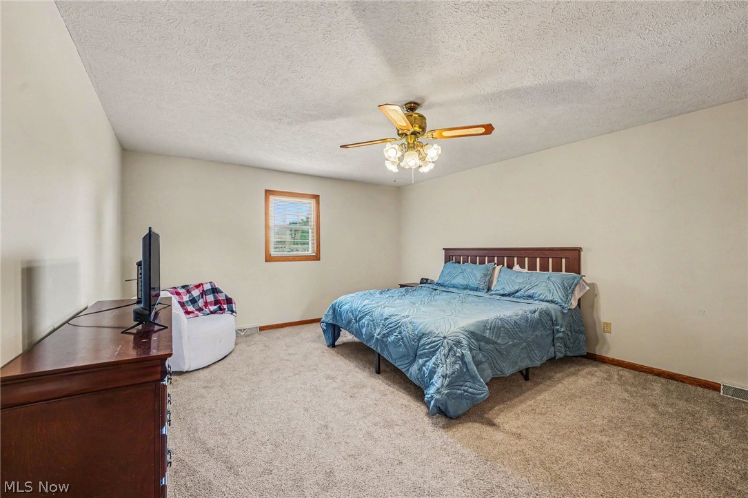 1907 Opal Street Louisville OH 44641
