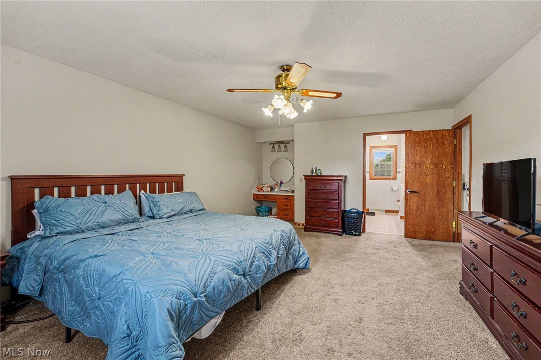 1907 Opal Street Louisville OH 44641