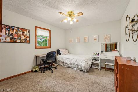 1907 Opal Street Louisville OH 44641