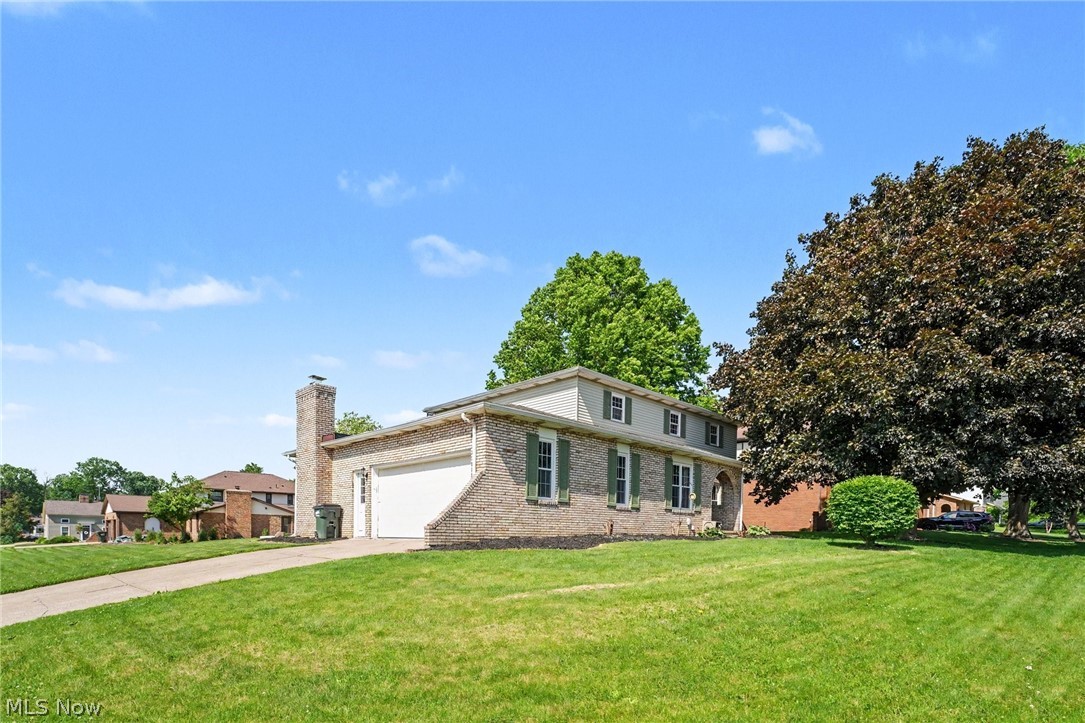 1907 Opal Street Louisville OH 44641