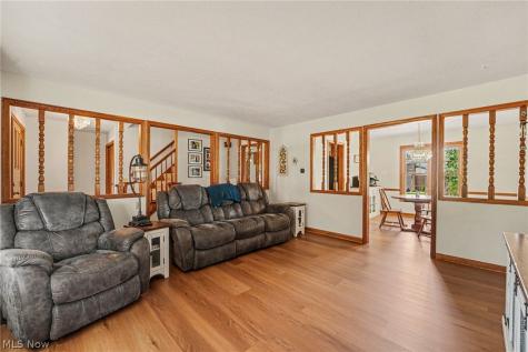 1907 Opal Street Louisville OH 44641