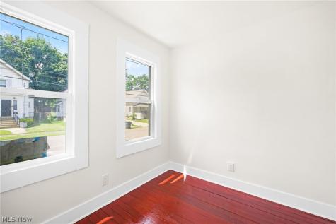 2615 Leland Avenue Akron OH 44312