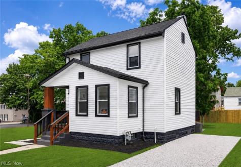 2615 Leland Avenue Akron OH 44312
