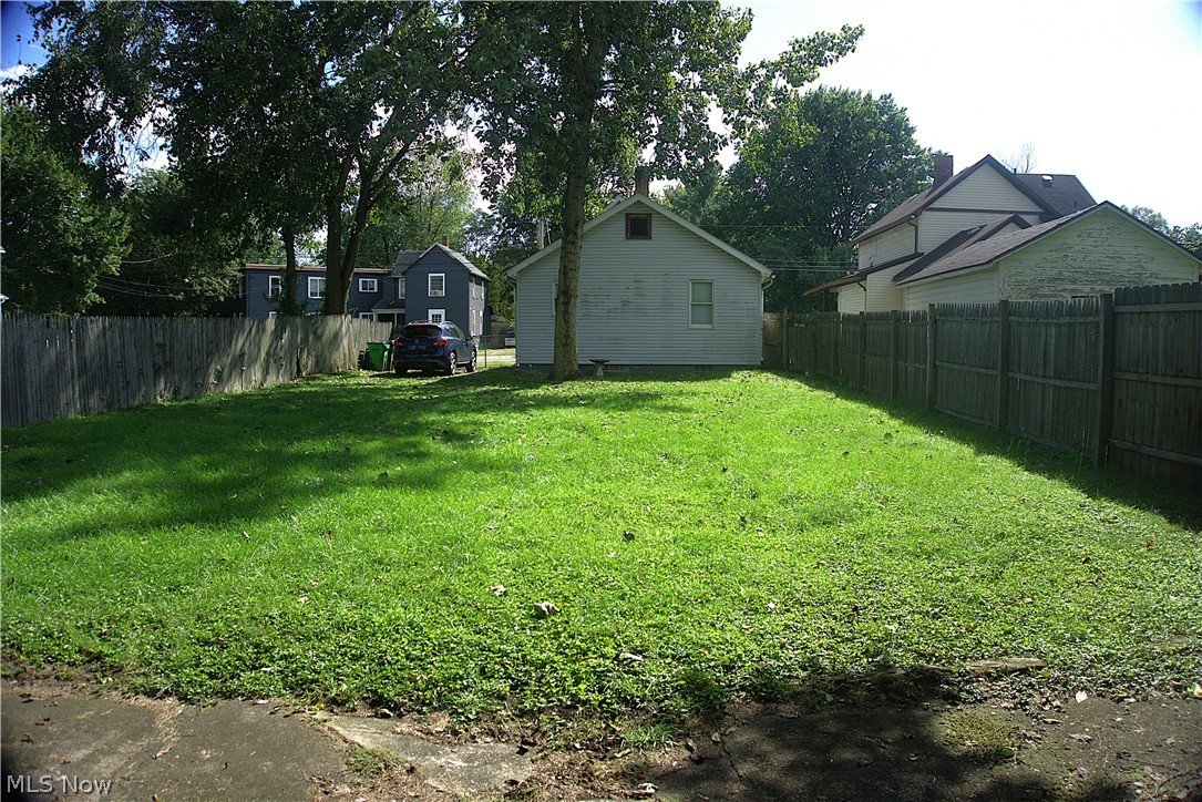 303 Van Street Barberton OH 44203