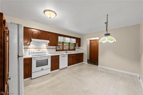 7833 Valley Villas Drive Parma OH 44130