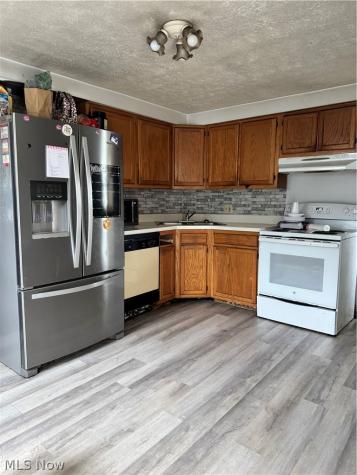 618 Idlewood Avenue Sheffield Lake OH 44054