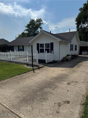 618 Idlewood Avenue Sheffield Lake OH 44054