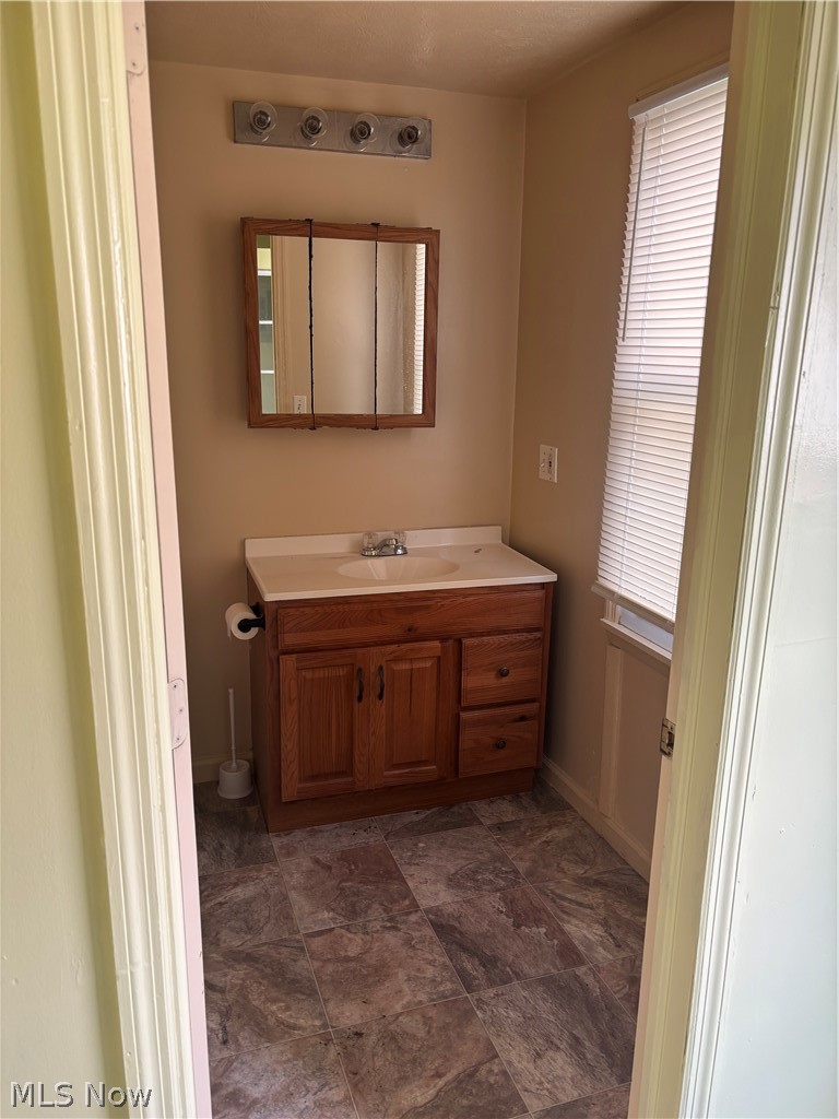 1013 Saint George East Liverpool OH 43920