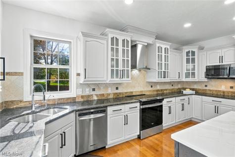 10219 N Red Oak Drive North Royalton OH 44133