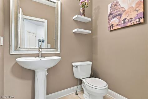 10219 N Red Oak Drive North Royalton OH 44133