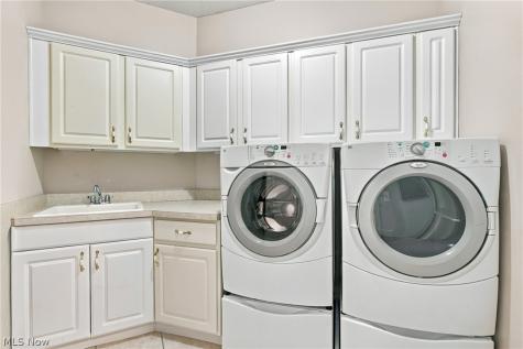 10219 N Red Oak Drive North Royalton OH 44133