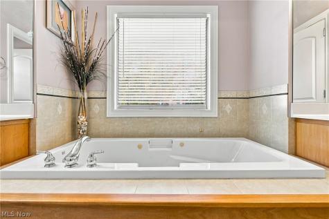 10219 N Red Oak Drive North Royalton OH 44133